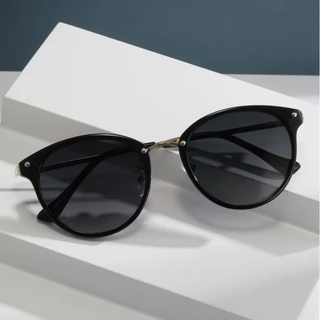 نظارة شمسية أنيقة للنساء