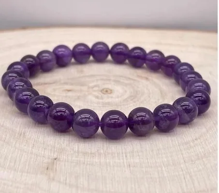 💜 Amethyst – حجر الصفاء والهدوء