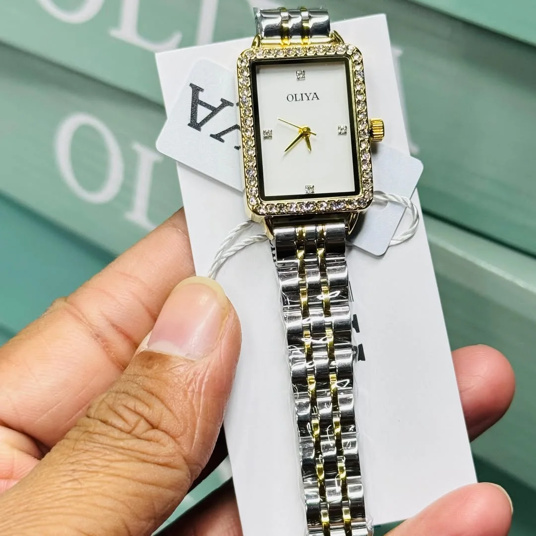 OLIYA MONTRE (carré)