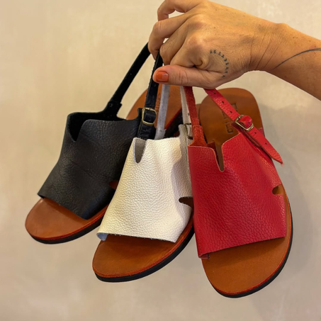 صندلة نسائية من الجلد  تقليدي