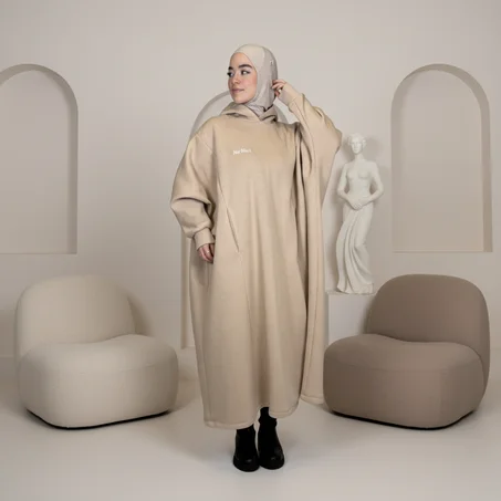 عباية هودي مريحة بتصميم واسع وعصري