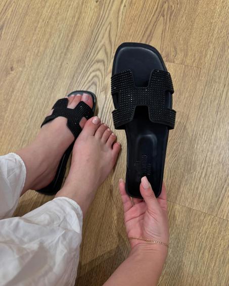 أحذية هيرميس مرصعة بأحجار الراين💎