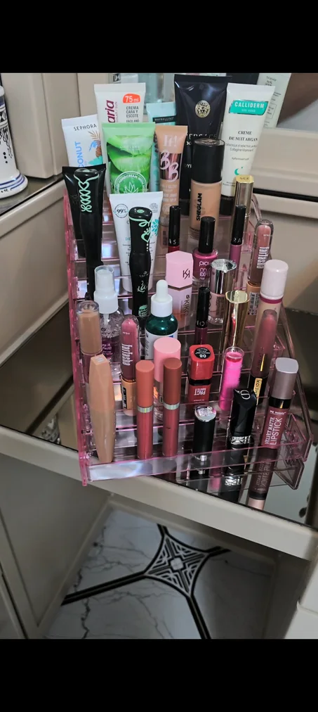 منظمة ماكياج و كوسميتيك