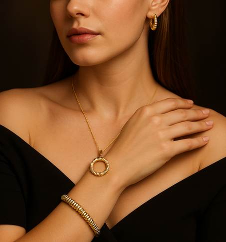 طقم “إليغانس” الذهبي الفاخر – لمعان وأناقة بلا حدود ✨