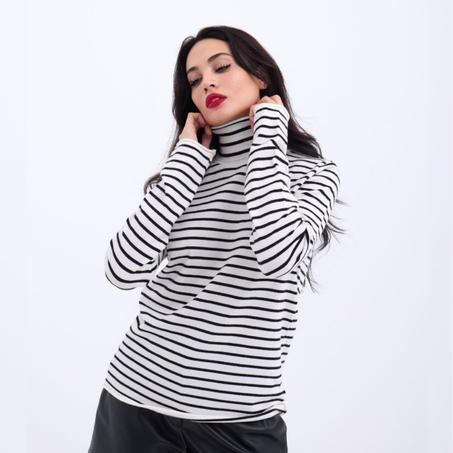 بلوزة شتوية أنيقة بخطوط عصرية – تركية الأصل