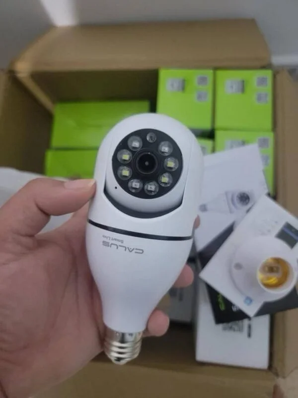 كاميرا المراقبة الذكية بشكل لمبة