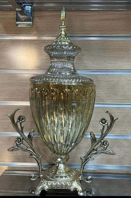 مزهرية من النحاس الحر والكريسطال من الحجم الكبير