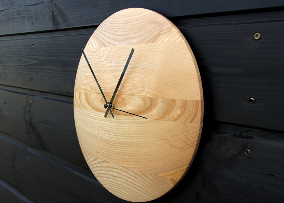 Horloge Murale en Bois : Design Simple et Silencieux