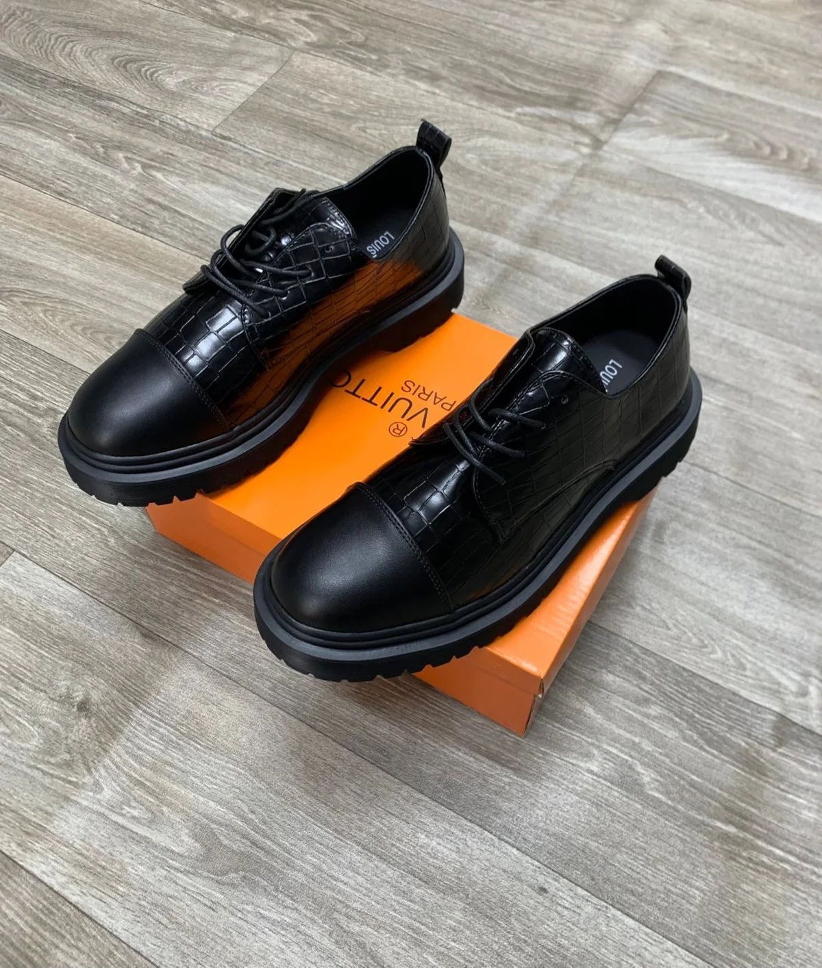 Derby Homme Cuir Croco Noir — Semelle Crantée Épaisse, Style Premium