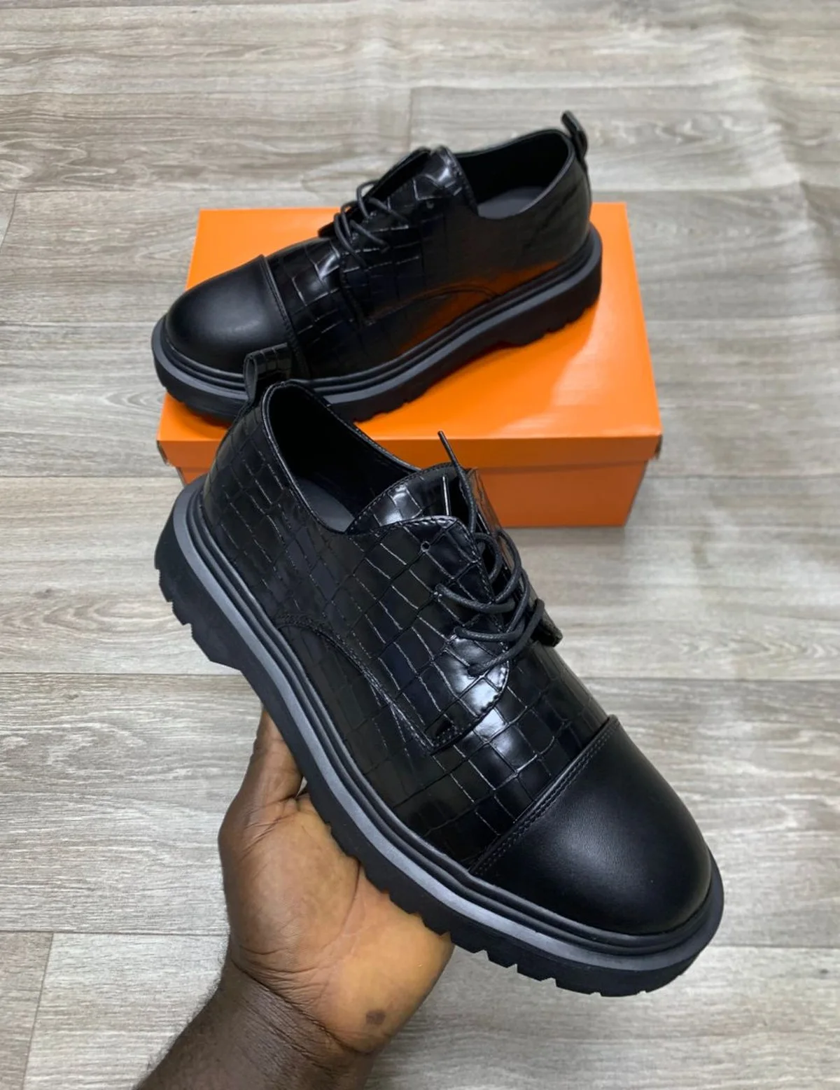 Derby Homme Cuir Croco Noir — Semelle Crantée Épaisse, Style Premium