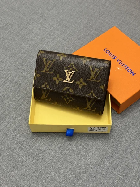 porte monnais LOUIS VUITTON femmes 1
