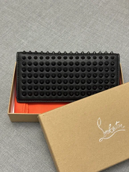 pochette porte monnais LOUBOUTIN femmes 2