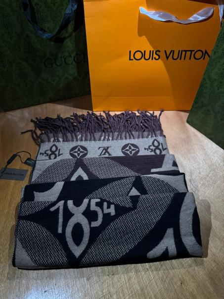 écharpes LOUIS VUITTON