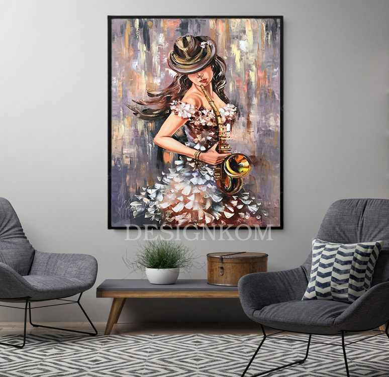 WOMAN SAXOPINE STYLE PLAYING