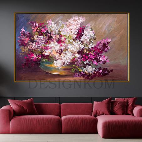 grenat vase of flowers