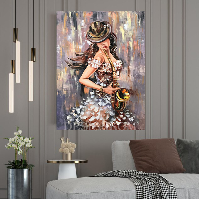 woman play saxophone