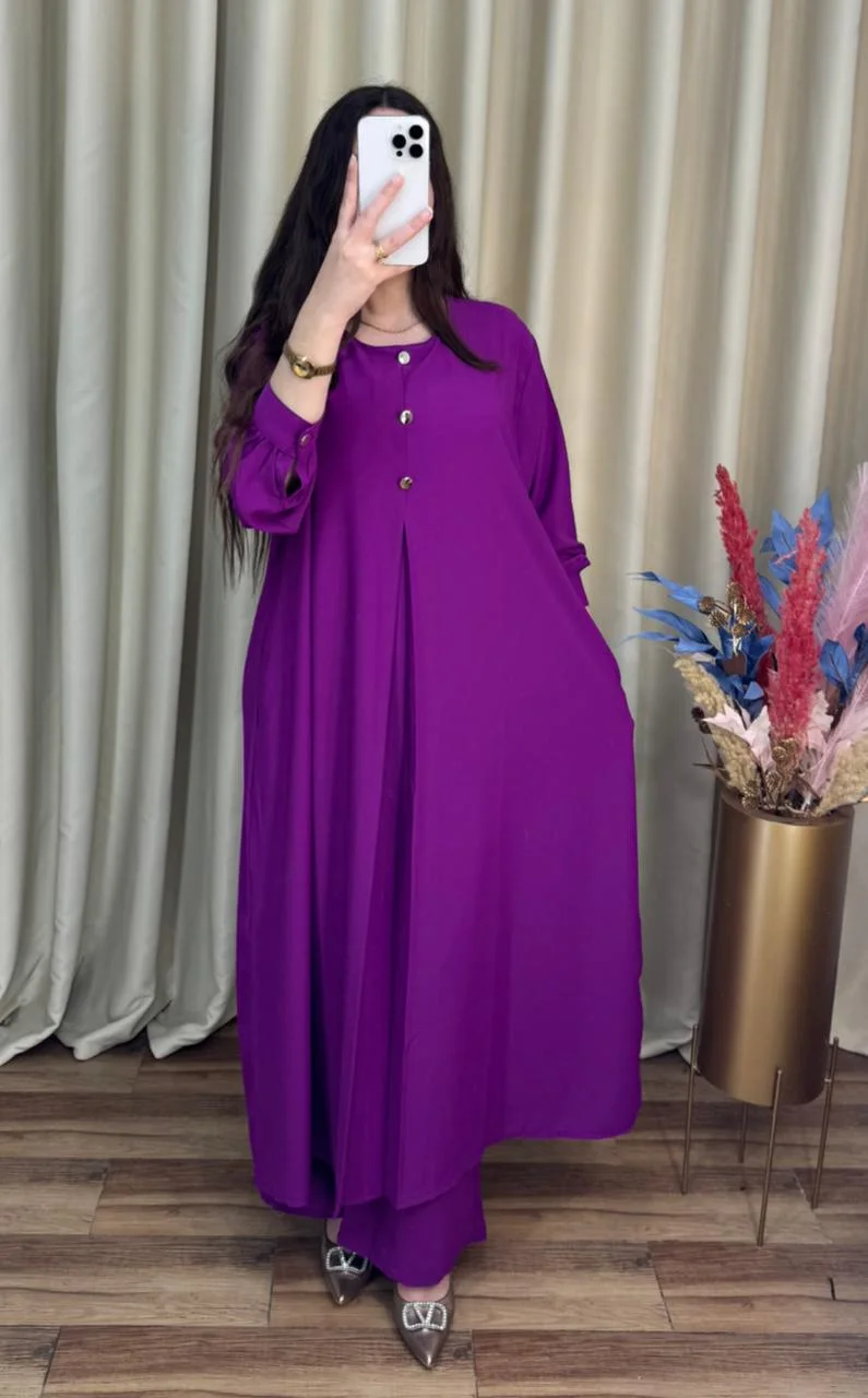 طقم نسائي واسع ومريح بلمسة راقية