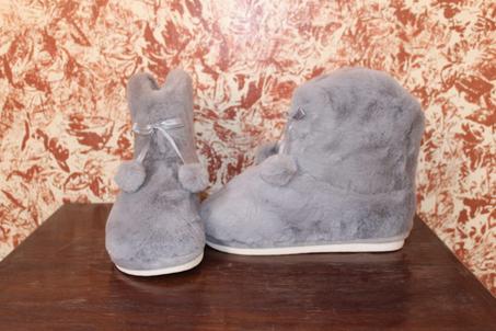 حذاء شتوي فاخر لتدفئة النساء