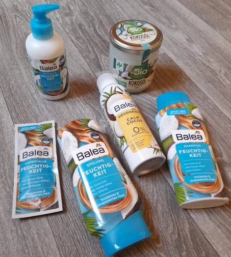 تركيبة جوز الهند تتكون من شامبو +البلسم+2 ماسك +زيت +مزيل للعرق