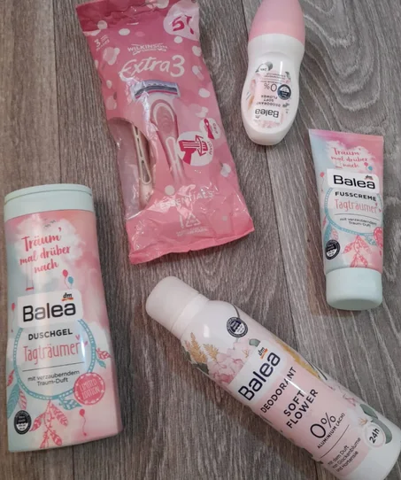 تركيبة متكاملة للاستحمام بجو منعش وناعم