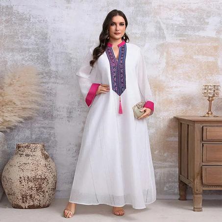 فساتين مطرزة بمقاسات متنوعة