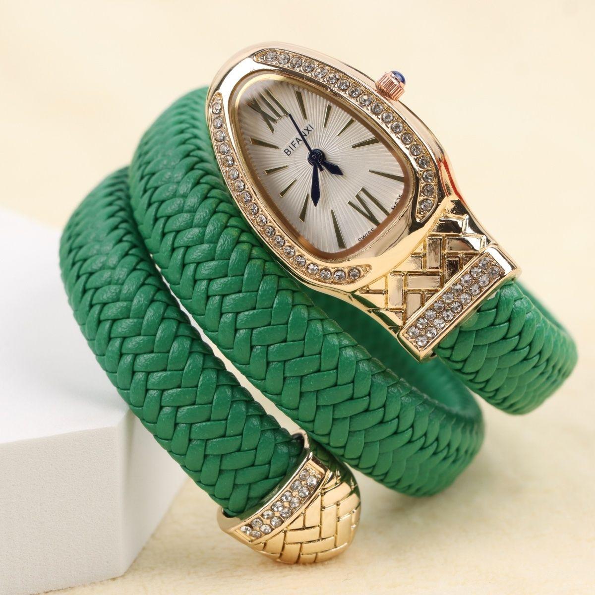 Montre serpent tendance avec bracelet en cuir serti de diamants