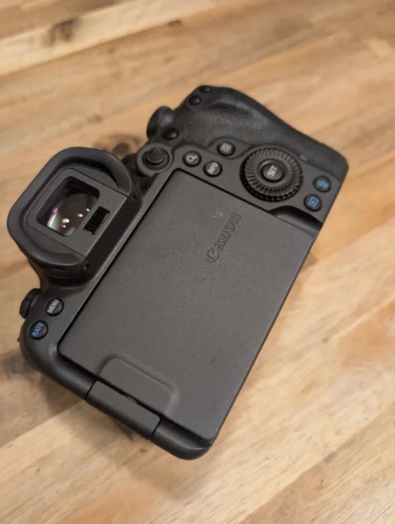 Canon EOS R6 Mark II 24.2MP Full Frame Mirrorless Digital Camera ~~MINT~~