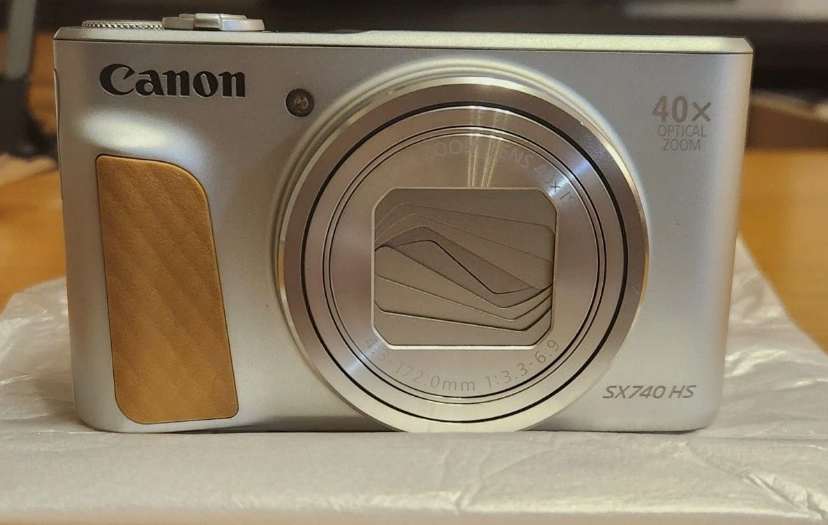 Canon PowerShot SX740 HS Silver Compact Digital Camera Zoom Lens Box Tested