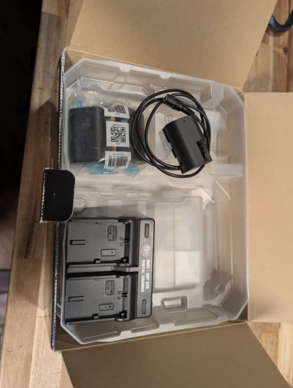 Canon EOS R6 Mark II 24.2MP Full Frame Mirrorless Digital Camera ~~MINT~~