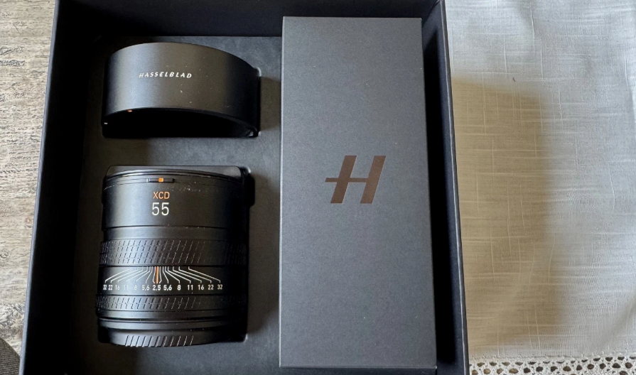 Hasselblad X2D 100C Medium Format Mirrorless Camera with XCD 55V 2.5