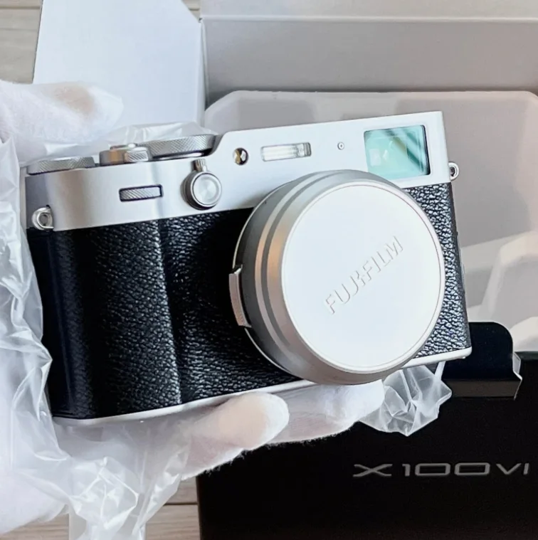 NEW Fujifilm X100VI 40.2 MP Digital Camera (Silver)