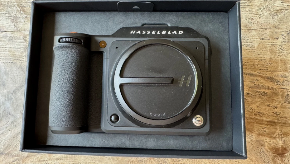 Hasselblad X2D 100C Medium Format Mirrorless Camera with XCD 55V 2.5