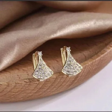 زوج من الأقراط Pair of earrings -Xuping E001