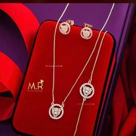 طقم من اسورة و اقراط و قلادة Set of bracelet, earrings and necklace- Xuping S001