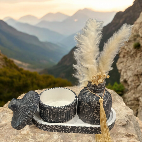 طقم بخور وعطور للزينة في غرفة النوم او الجلوس