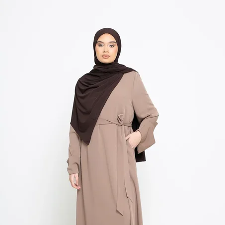 فستان أساسي