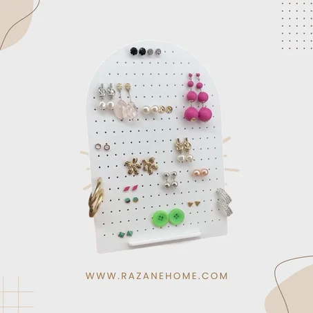 حامل أقراط أنيق وعملي