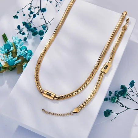 Ensemble de chaînes Essie