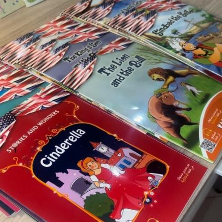 30 قصة  باللغة الانجلزية مع محتوى صوتي