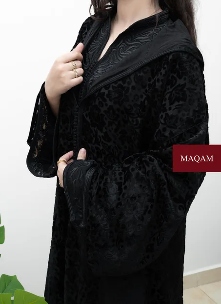 فخامة الأسود الملكي : جلابة "مقام" المكونة من قطعتين 🌙✨