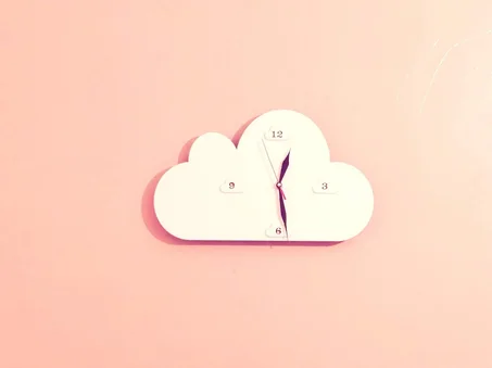 Horloge Sous Forme De Nuage
