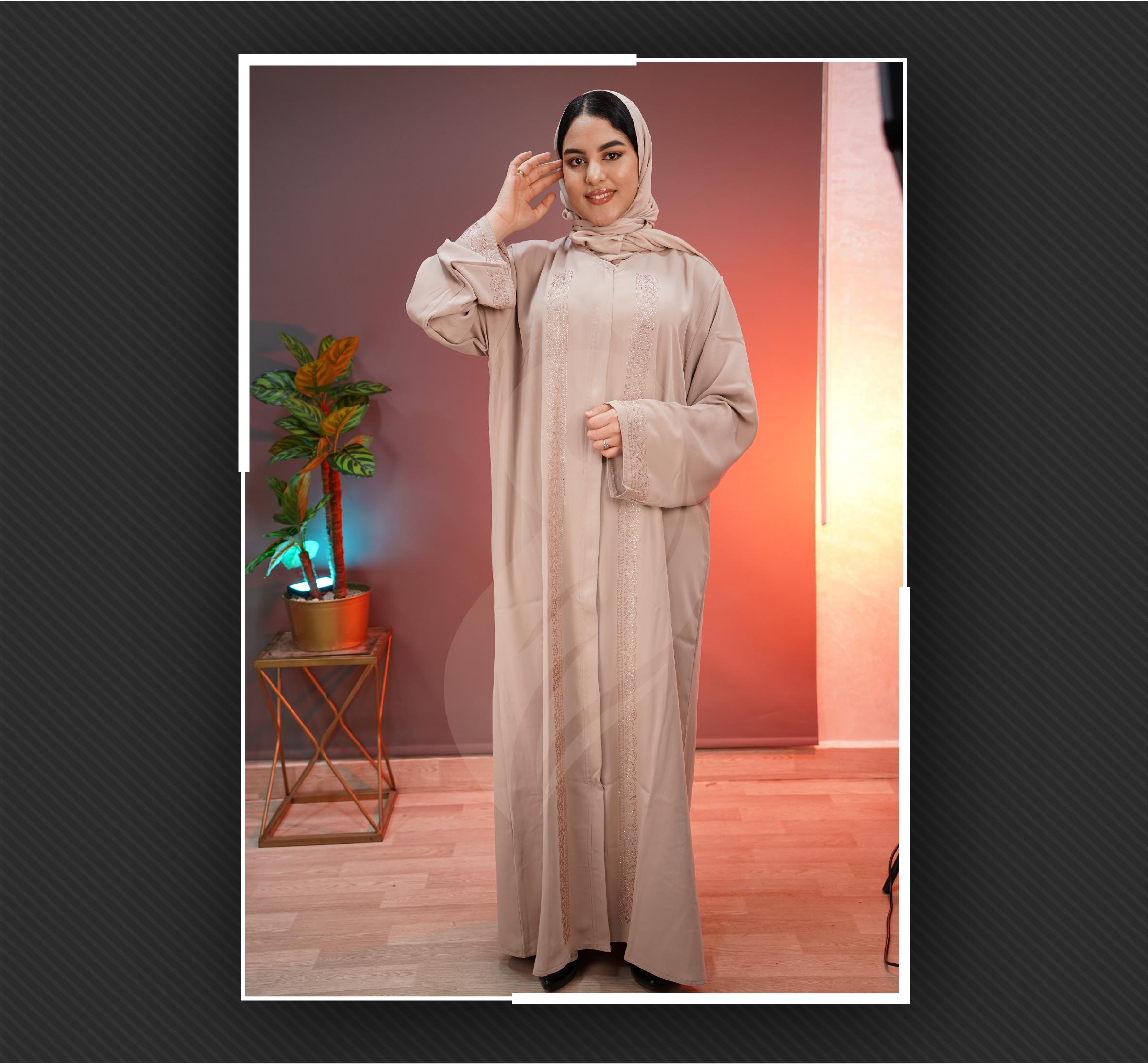 عباية إماراتية بالفولار