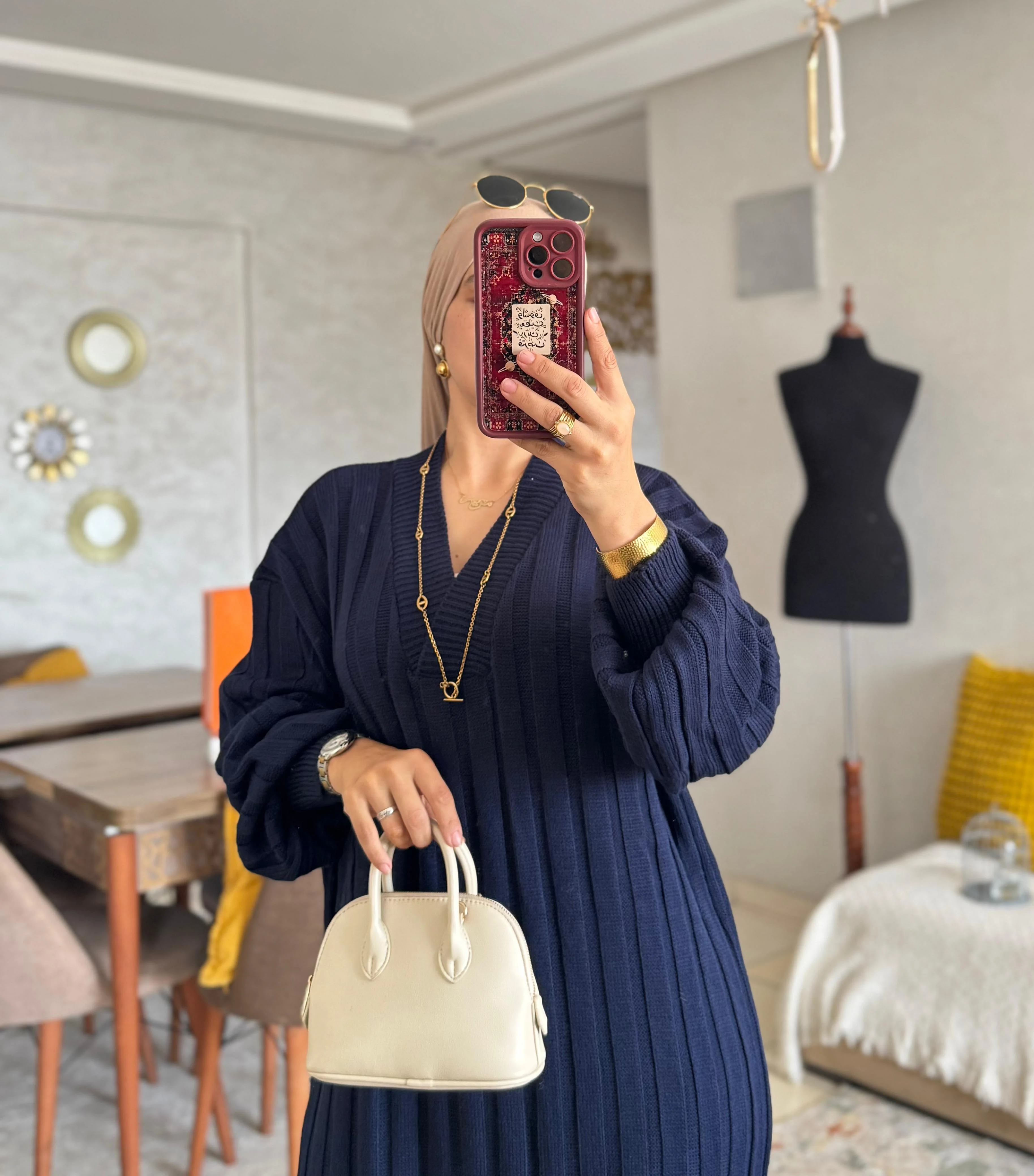 كسوة لمسة _ برقبة مثلثية