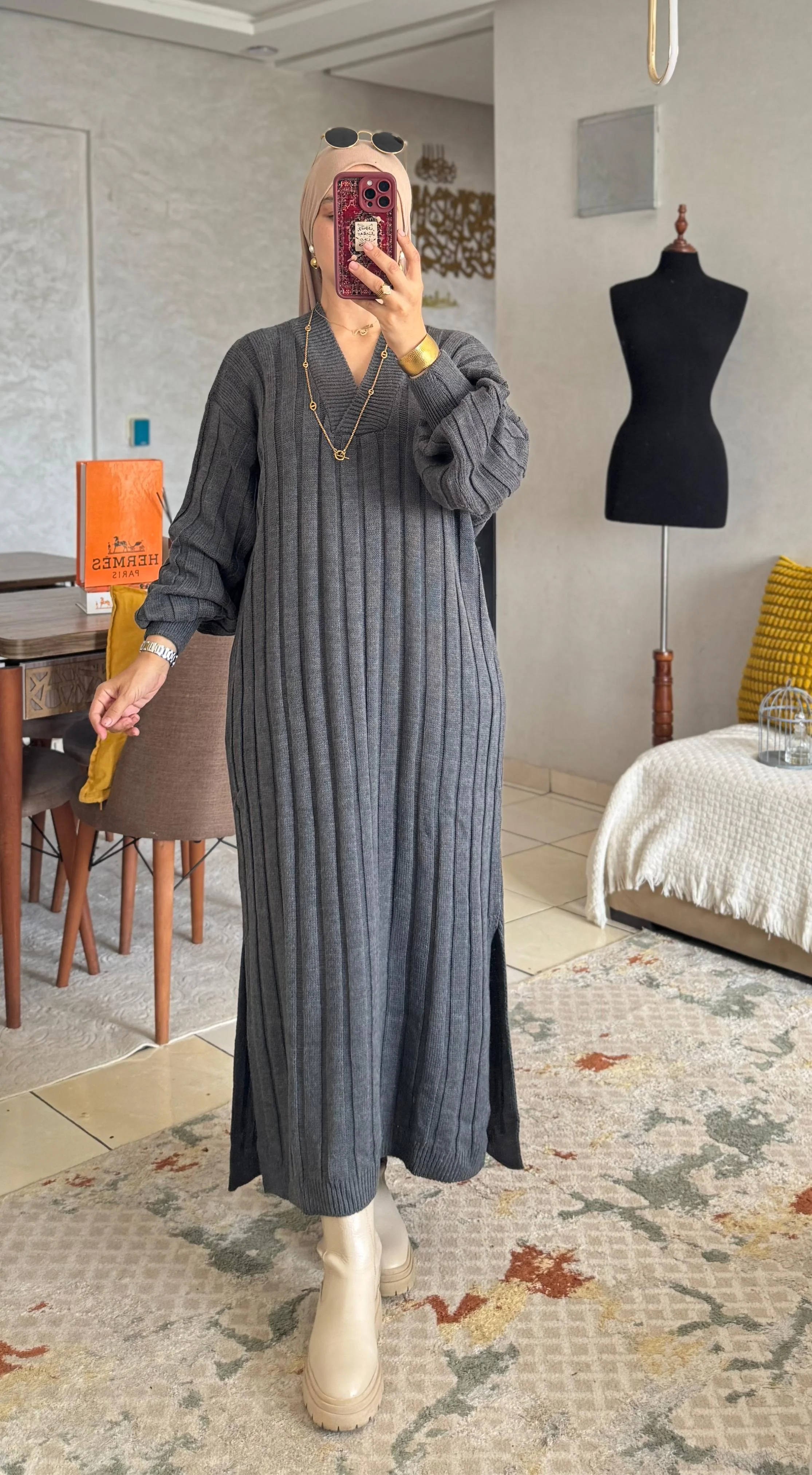 كسوة لمسة _ برقبة مثلثية