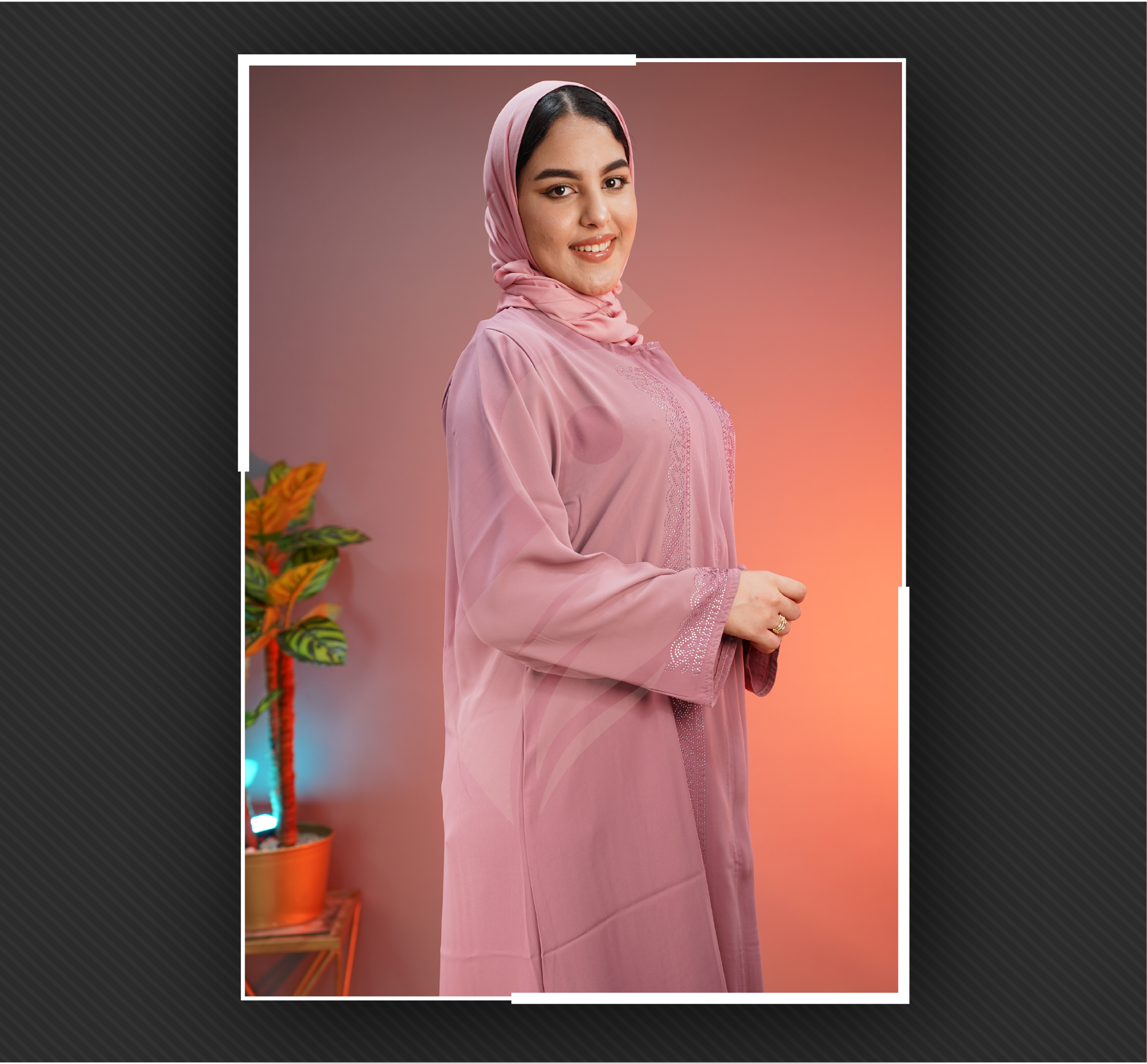 عباية إماراتية بالفولار