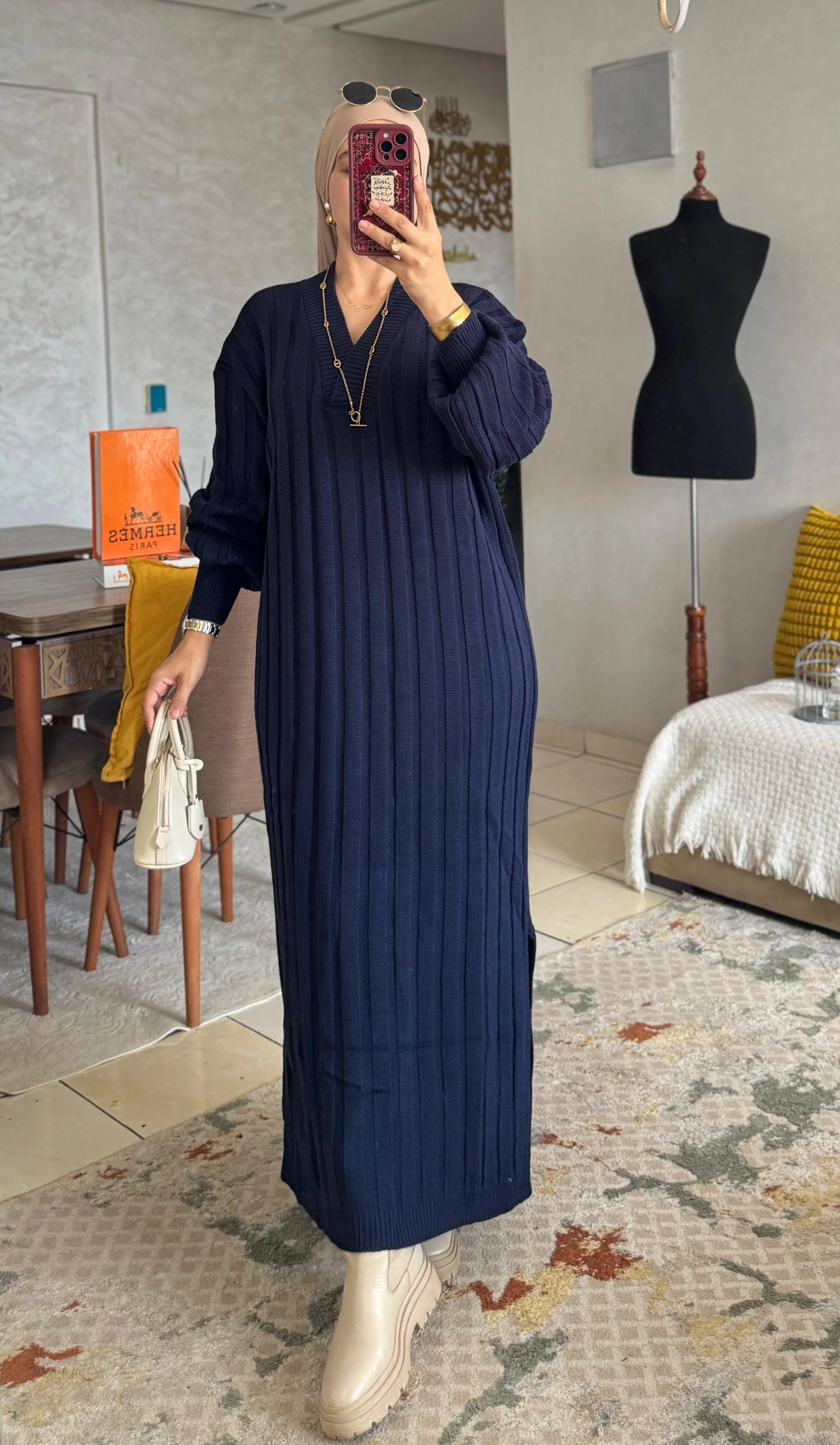 كسوة لمسة _ برقبة مثلثية