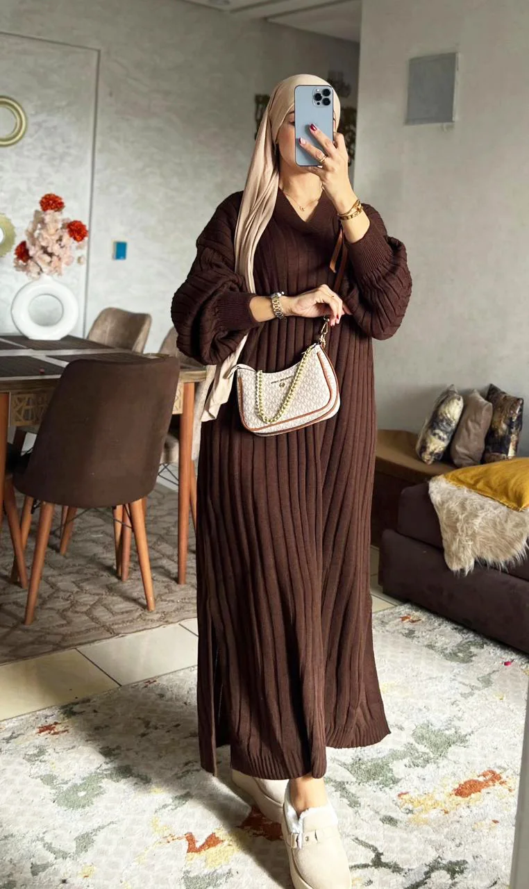 كسوة لمسة _ برقبة مثلثية