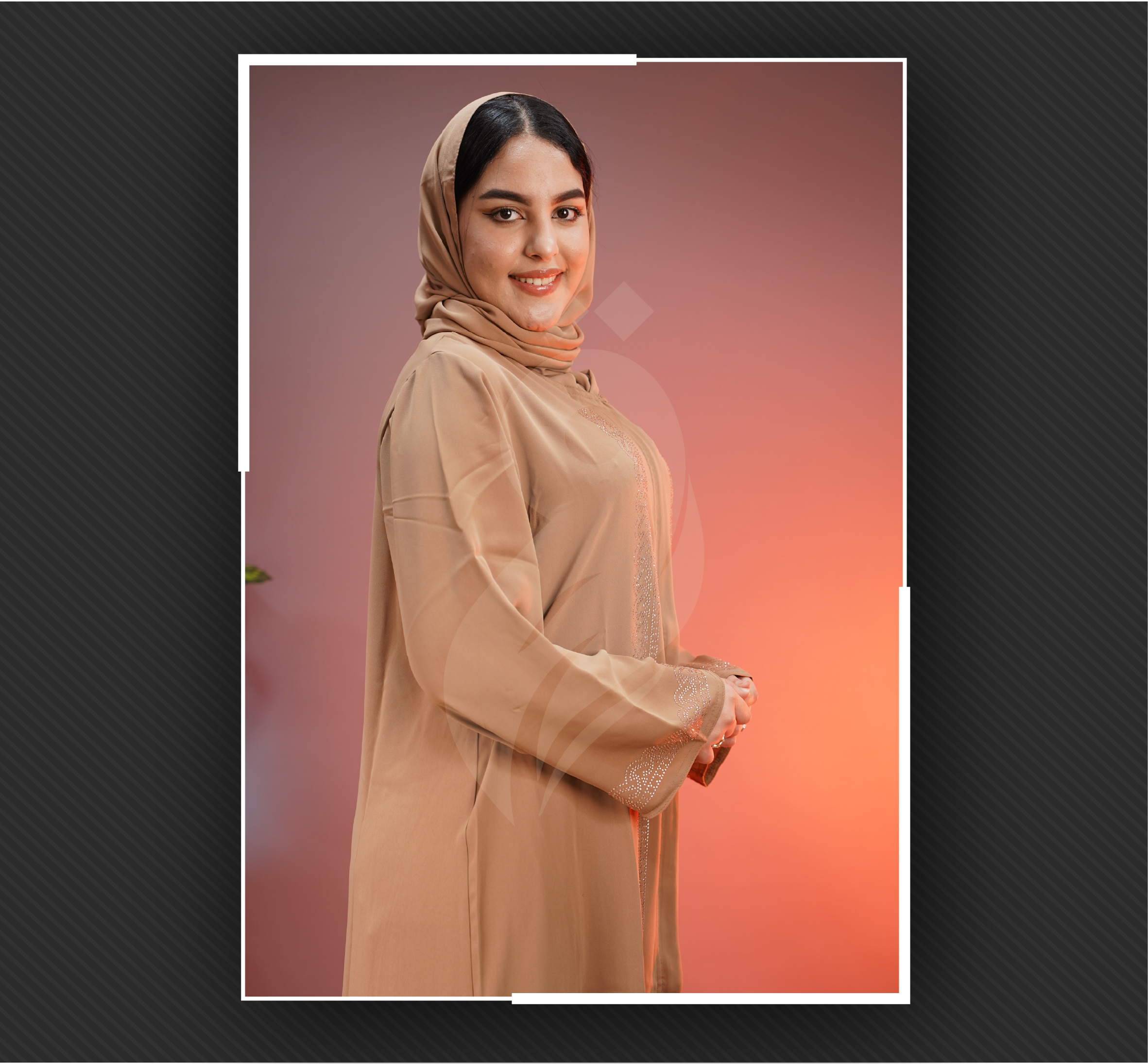 عباية إماراتية بالفولار