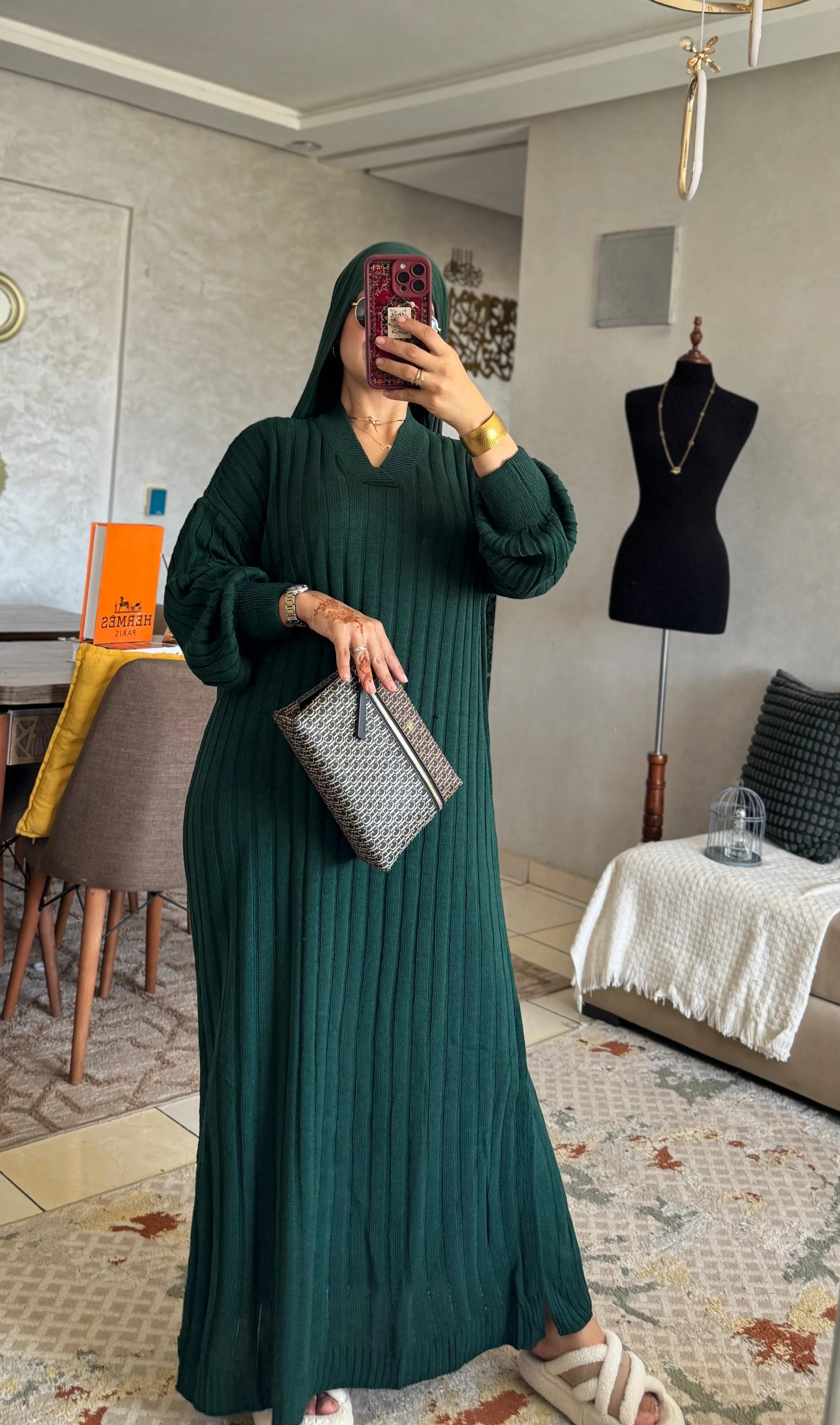 كسوة لمسة _ برقبة مثلثية