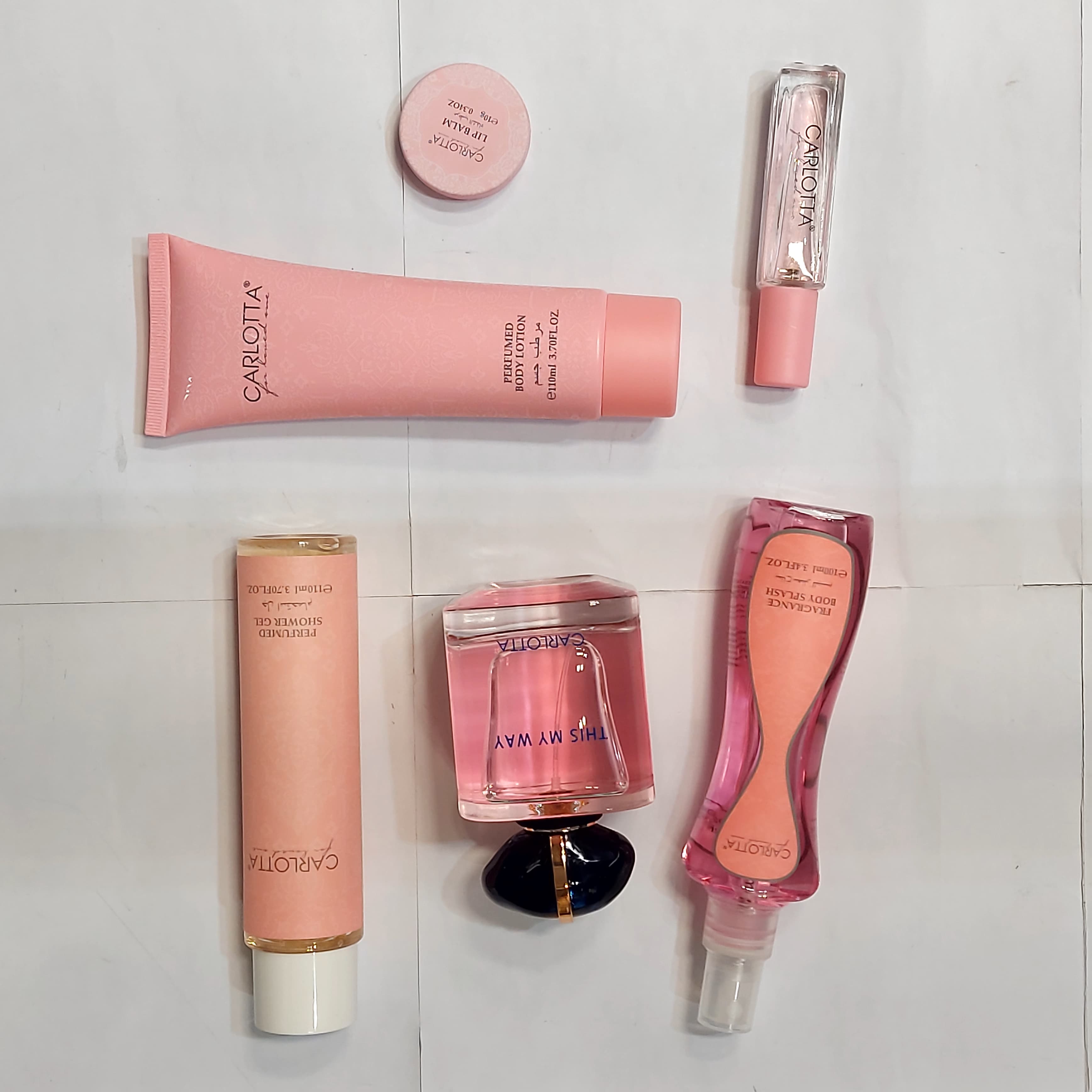 عطر نسائي مع مجموعة هدايا